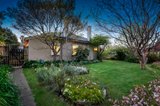 https://images.listonce.com.au/custom/160x/listings/6-cairnes-crescent-malvern-east-vic-3145/895/00129895_img_07.jpg?P7ErGw5yUs4