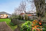 https://images.listonce.com.au/custom/160x/listings/6-calder-street-manifold-heights-vic-3218/589/01808589_img_11.jpg?LW8waZHMM04