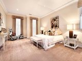 https://images.listonce.com.au/custom/160x/listings/6-canyon-street-balwyn-vic-3103/946/01684946_img_08.jpg?eYbiDJ-6m6c