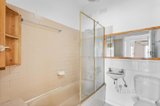 https://images.listonce.com.au/custom/160x/listings/6-centre-avenue-port-melbourne-vic-3207/688/01284688_img_06.jpg?itGLXXW-_E0