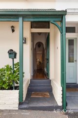 https://images.listonce.com.au/custom/160x/listings/6-chapman-street-north-melbourne-vic-3051/059/01816059_img_08.jpg?XL2SjxzONZc
