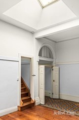 https://images.listonce.com.au/custom/160x/listings/6-charnwood-crescent-st-kilda-vic-3182/615/01905615_img_10.jpg?147-oryoFN0
