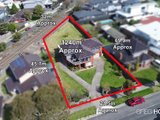 https://images.listonce.com.au/custom/160x/listings/6-civic-parade-seaholme-vic-3018/571/01203571_img_22.jpg?5tbqIrjXkI4