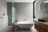 https://images.listonce.com.au/custom/160x/listings/6-coleridge-street-elwood-vic-3184/861/01793861_img_07.jpg?yys54Mll0Vg