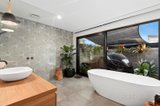 https://images.listonce.com.au/custom/160x/listings/6-coogee-court-barwon-heads-vic-3227/334/01650334_img_08.jpg?V_6aPDs1O0Y