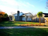 https://images.listonce.com.au/custom/160x/listings/6-coonatta-street-alfredton-vic-3350/937/01575937_img_11.jpg?2J1_KLKy52Y