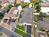 https://images.listonce.com.au/custom/160x/listings/6-cormican-place-lovely-banks-vic-3213/772/01698772_img_22.jpg?LOfSN82igcQ