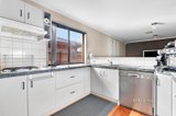 https://images.listonce.com.au/custom/160x/listings/6-crespin-place-roxburgh-park-vic-3064/566/01681566_img_03.jpg?UMzf_0dUmCc