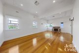 https://images.listonce.com.au/custom/160x/listings/6-creswick-grove-mckinnon-vic-3204/609/01846609_img_13.jpg?H5jPUMKpeQo
