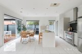 https://images.listonce.com.au/custom/160x/listings/6-donnelly-circuit-south-morang-vic-3752/252/01913252_img_03.jpg?IQifTwIYFF8