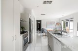 https://images.listonce.com.au/custom/160x/listings/6-donnelly-circuit-south-morang-vic-3752/252/01913252_img_04.jpg?hvZTiMFtwJk