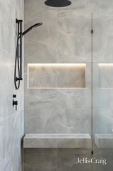 https://images.listonce.com.au/custom/160x/listings/6-dwyer-street-blackburn-vic-3130/205/01932205_img_13.jpg?Fyl2Wd2Ngik