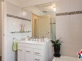 https://images.listonce.com.au/custom/160x/listings/6-farrell-avenue-yarra-glen-vic-3775/879/01524879_img_07.jpg?_7TZwgu1iB4