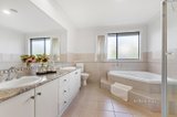 https://images.listonce.com.au/custom/160x/listings/6-fiona-court-glen-waverley-vic-3150/088/01722088_img_09.jpg?QcHnDsakE1o