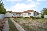 https://images.listonce.com.au/custom/160x/listings/6-fisher-street-wendouree-vic-3355/101/01692101_img_03.jpg?5zouBfSsN-8