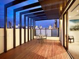 https://images.listonce.com.au/custom/160x/listings/6-foundry-way-docklands-vic-3008/904/01731904_img_04.jpg?VVWLS2zl2AU
