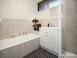 https://images.listonce.com.au/custom/160x/listings/6-freda-court-wheelers-hill-vic-3150/804/01658804_img_06.jpg?IyxJm8E1mDU