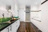 https://images.listonce.com.au/custom/160x/listings/6-glenmore-grove-mount-waverley-vic-3149/881/01976881_img_14.jpg?Y2UENyPn8io