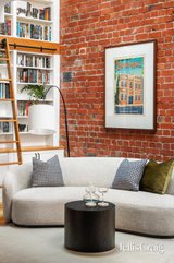 https://images.listonce.com.au/custom/160x/listings/6-halfey-lane-kew-vic-3101/106/01976106_img_08.jpg?GMaSBrPjp0Q