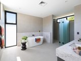 https://images.listonce.com.au/custom/160x/listings/6-hillcrest-avenue-kew-vic-3101/949/00982949_img_14.jpg?pBZkQOt19A8