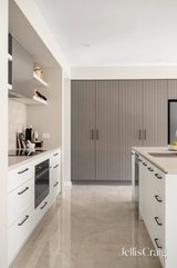 https://images.listonce.com.au/custom/160x/listings/6-honour-avenue-lilydale-vic-3140/425/01766425_img_11.jpg?zGeqyGQt8w4