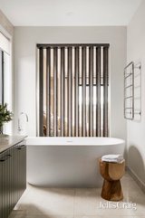 https://images.listonce.com.au/custom/160x/listings/6-honour-avenue-lilydale-vic-3140/425/01766425_img_18.jpg?pJvqS3ThLPQ