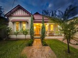 https://images.listonce.com.au/custom/160x/listings/6-hotham-street-seddon-vic-3011/956/01202956_img_01.jpg?dhjdKUqIKPM