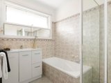 https://images.listonce.com.au/custom/160x/listings/6-howe-court-thomastown-vic-3074/999/01746999_img_05.jpg?_CLOQJM1qa8