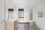 https://images.listonce.com.au/custom/160x/listings/6-hugo-place-brown-hill-vic-3350/229/01284229_img_12.jpg?_cMR1_xH098