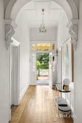 https://images.listonce.com.au/custom/160x/listings/6-isabella-grove-hawthorn-vic-3122/206/01982206_img_02.jpg?Zs68VAdnhE8