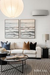 https://images.listonce.com.au/custom/160x/listings/6-isabella-grove-hawthorn-vic-3122/206/01982206_img_05.jpg?KU4LN9EOji8