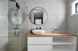 https://images.listonce.com.au/custom/160x/listings/6-ivy-street-cheltenham-vic-3192/539/01748539_img_08.jpg?L5_LRCRetlM