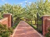 https://images.listonce.com.au/custom/160x/listings/6-jeanette-maree-court-kilsyth-vic-3137/076/01978076_img_13.jpg?s6JLORCAt1w