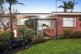 https://images.listonce.com.au/custom/160x/listings/6-kauri-court-doncaster-east-vic-3109/755/01753755_img_11.jpg?GSbjBI6I2uk