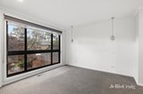 https://images.listonce.com.au/custom/160x/listings/6-kelvin-avenue-montmorency-vic-3094/373/01720373_img_07.jpg?fSpB-6T0LJI