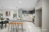 https://images.listonce.com.au/custom/160x/listings/6-kinkora-court-mulgrave-vic-3170/266/01751266_img_05.jpg?l_qAnBznIKo