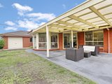 https://images.listonce.com.au/custom/160x/listings/6-lake-road-lara-vic-3212/771/01699771_img_13.jpg?uZIXtN5fF1w