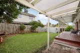 https://images.listonce.com.au/custom/160x/listings/6-larool-avenue-st-helena-vic-3088/945/01887945_img_17.jpg?u3Uq9s-GYV8