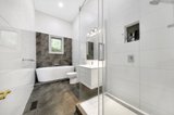 https://images.listonce.com.au/custom/160x/listings/6-laurel-bank-parade-newtown-vic-3220/782/01698782_img_11.jpg?Q0bj4ZqmN78