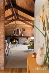 https://images.listonce.com.au/custom/160x/listings/6-leyte-close-doncaster-vic-3108/466/01809466_img_07.jpg?saw3cv6kL1I