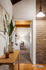 https://images.listonce.com.au/custom/160x/listings/6-leyte-close-doncaster-vic-3108/466/01809466_img_14.jpg?7L_BO9dhWgg