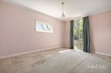 https://images.listonce.com.au/custom/160x/listings/6-lind-street-strathmore-vic-3041/916/01875916_img_05.jpg?C6JKQ5An3Lg