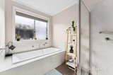 https://images.listonce.com.au/custom/160x/listings/6-luxford-street-alfredton-vic-3350/080/01781080_img_14.jpg?mf-SYoQNCw8