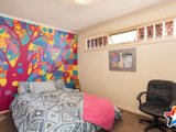 https://images.listonce.com.au/custom/160x/listings/6-mcfadzean-street-coldstream-vic-3770/861/01524861_img_08.jpg?PPWim-TFC4c