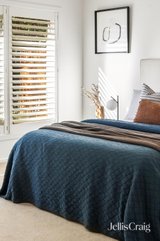 https://images.listonce.com.au/custom/160x/listings/6-mclean-avenue-bentleigh-vic-3204/201/01970201_img_18.jpg?vNjVz70LLQM