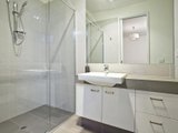 https://images.listonce.com.au/custom/160x/listings/6-melissa-street-strathmore-vic-3041/588/00847588_img_09.jpg?LVoopFyKJZ0