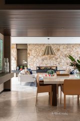 https://images.listonce.com.au/custom/160x/listings/6-merrion-grove-kew-vic-3101/264/01747264_img_05.jpg?tDM5nDdW-9Q