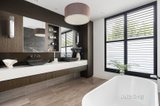 https://images.listonce.com.au/custom/160x/listings/6-merrion-grove-kew-vic-3101/264/01747264_img_16.jpg?wCDHBWtJZU8