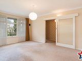 https://images.listonce.com.au/custom/160x/listings/6-monteith-street-croydon-vic-3136/259/01526259_img_04.jpg?Im2FLls3JE8