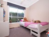 https://images.listonce.com.au/custom/160x/listings/6-munro-avenue-lilydale-vic-3140/885/01524885_img_14.jpg?zPuWSqFk8Os